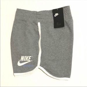 NIKE WOMEN’S MED HIGH-WAISTED SHORTS NWT